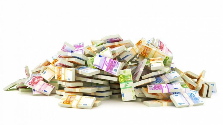Моторист разсипа чанта с 9000 евро