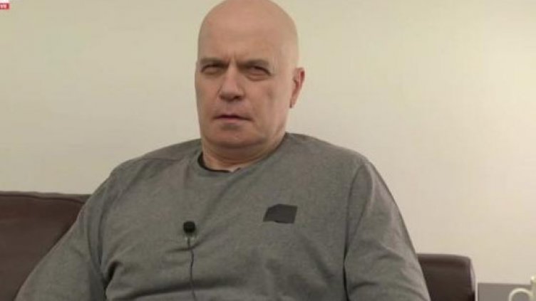 Седмицата стартира със сериозен трус: Слави и Сие бесни, сдават властта!