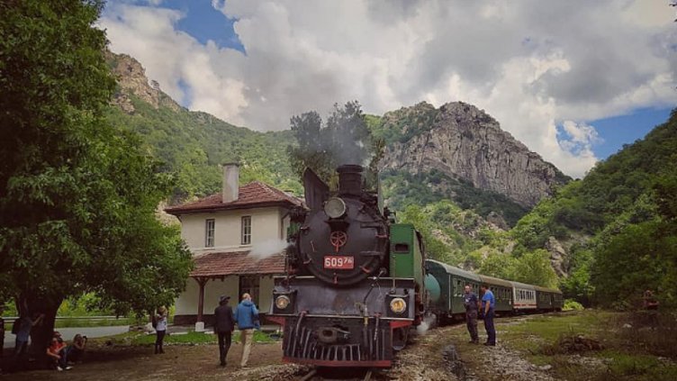 БДЖ пуска парен локомотив за Съединението