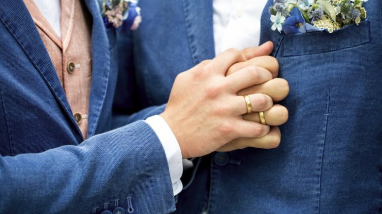 Австралия ще гласува по пощата за еднополовите бракове