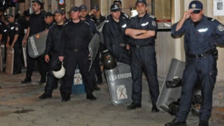 Подсилват с полиция и жандармерия границата с Турция