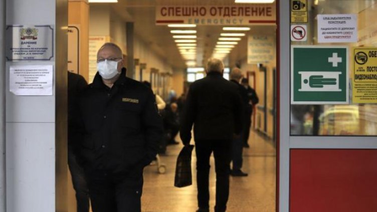 "Мъртвият" протестър си тръгна от Пирогов