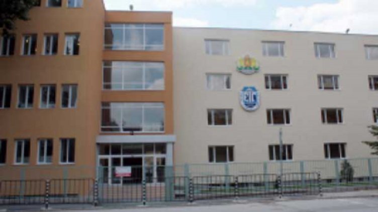 Първа ЕГ отличи млади литератори