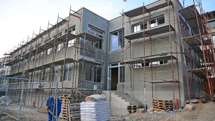 Строителството на пристройката на детска ясла "Роза" приключва през пролетта