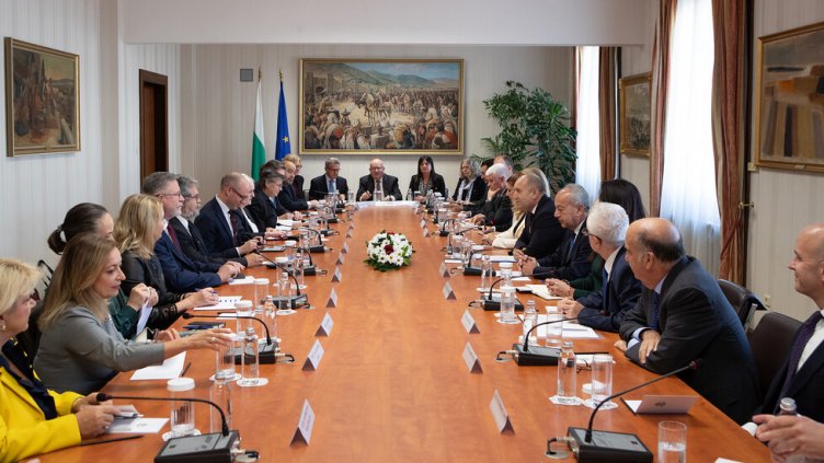 Радев се срещна с представители на държави от ЕС, САЩ, Великобритания и Швейцария