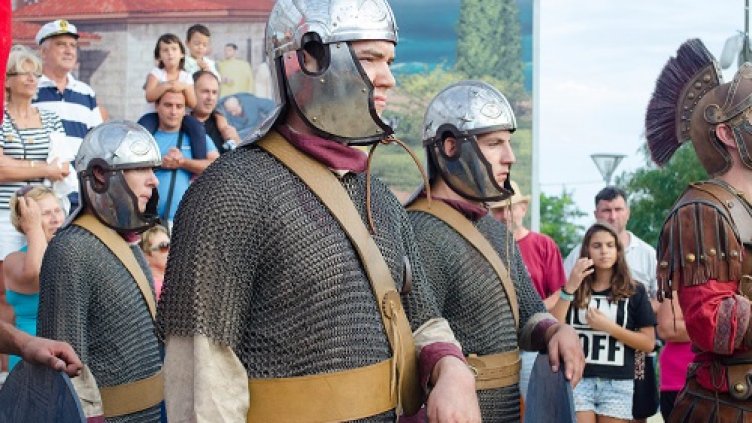 С историческа възстановка честваха празника на Бяла (СНИМКИ)