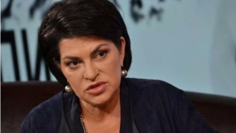 Велислава Кръстева отвръща на удара с пост за режисьора Морфов: Насилник!