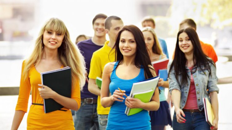 Студенти организираха единственото българско кариерно изложение в чужбина