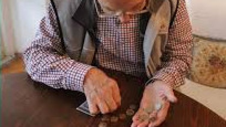 Предлагат увеличение на прага на бедност със 126 лева