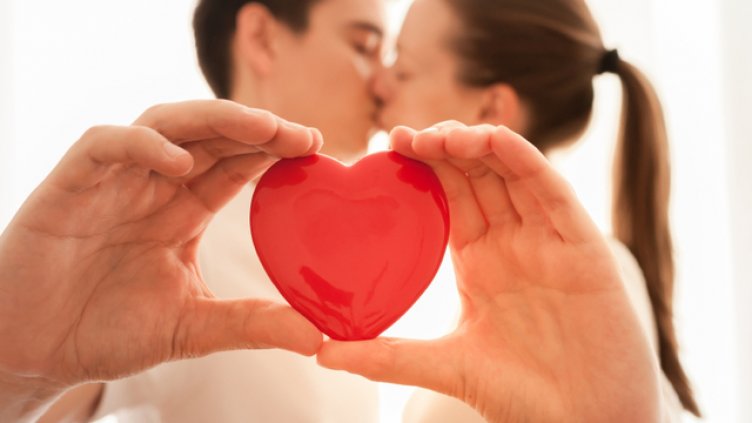 3-те зодии, които ще имат късмет в любовта през октомври