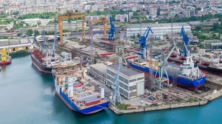 Пожар горя във варненската корабостроителница