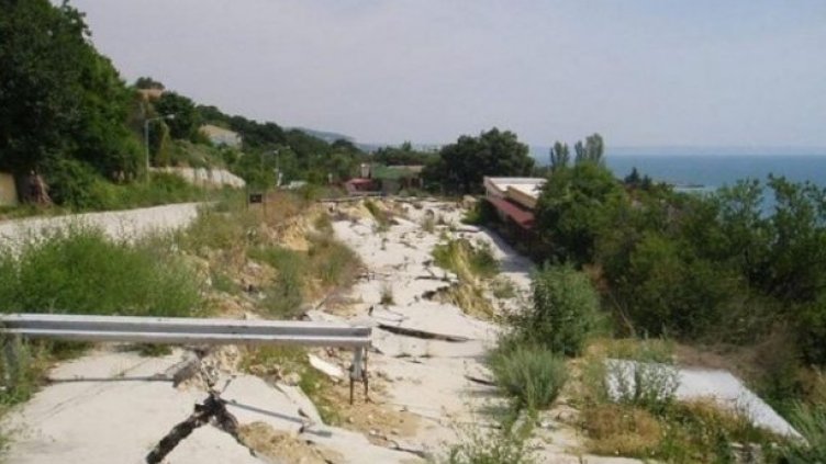 Търсят европейско финансиране за ремонт на панорамния път за Златните