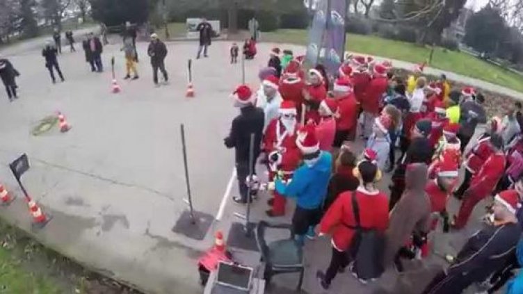 Дъждът отложи Коледното карнавално бягане във Варна