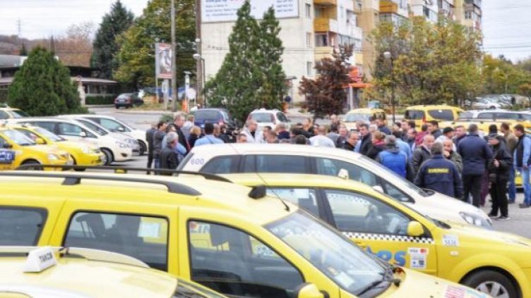 Таксиджии работа нямат, но искат… солена първоначална такса – 2,31 лв.