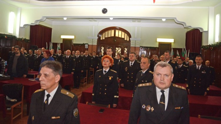 Наградиха военни и цивилни лица по повод 125 г. от създаването на щаба на ВМС (СНИМКИ)