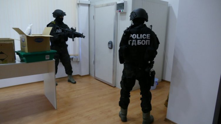 Поне четирима от задържаните за паралелен износ на лекарства ще имат обвинения