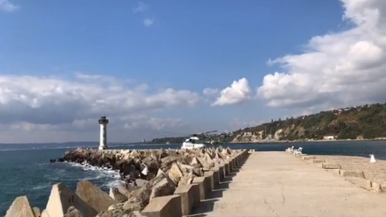 Премиерът се приземи в "Евксиноград"