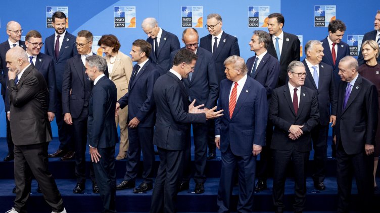 НАТО се ангажира с 5% разходи за отбрана
