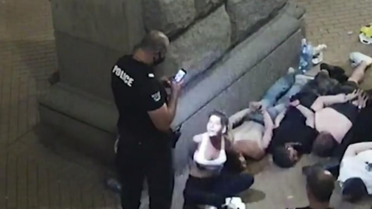 Полицейско насилие или полицейска защита на протестите? Къде е границата?