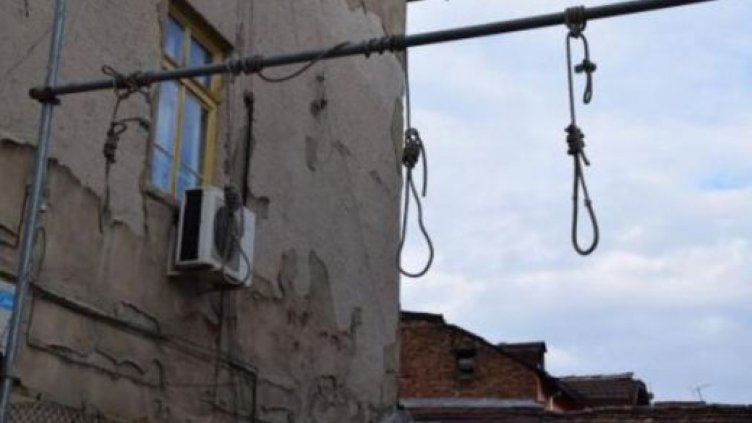 Бесилки се появиха в центъра на София