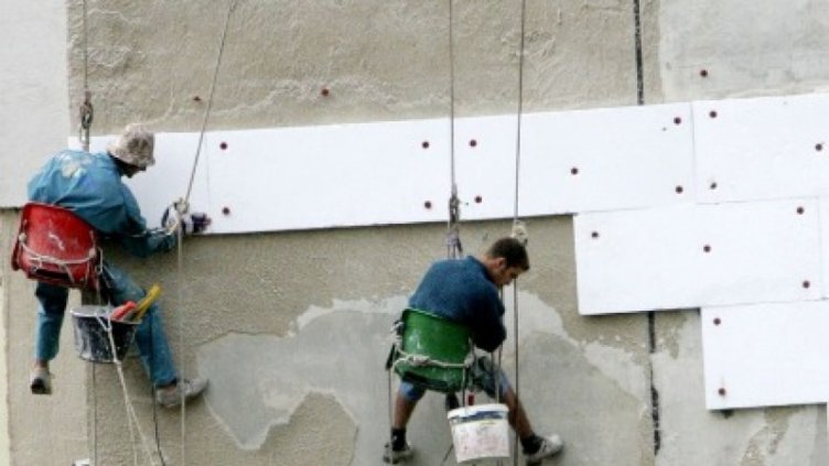 Правителството предлага на НС да одобри още 1 млрд. лв. за саниране