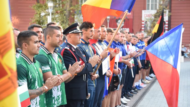 Започна Международният клубен турнир по пожароприложен спорт (СНИМКИ)