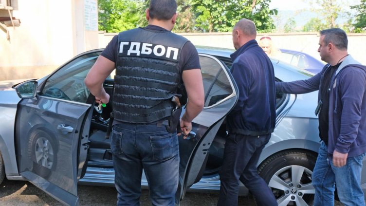 Шестима от задържаните 10 служители на ДАИ остават в ареста