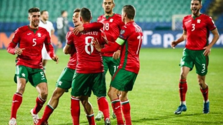 Можело, а? България обърна Северна Ирландия с два гола на Неделев