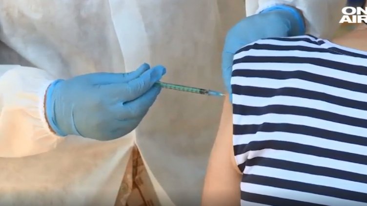 Ромите вече не ги е страх! Избират Janssen – веднъж ги бодат и бягат