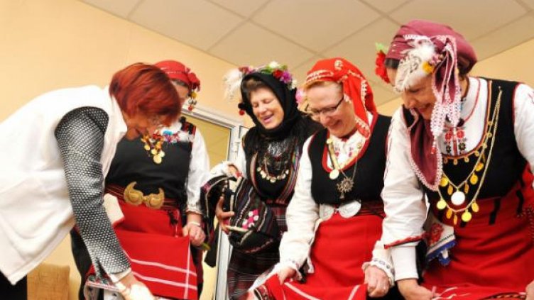 Днес е Бабинден (по нов стил)