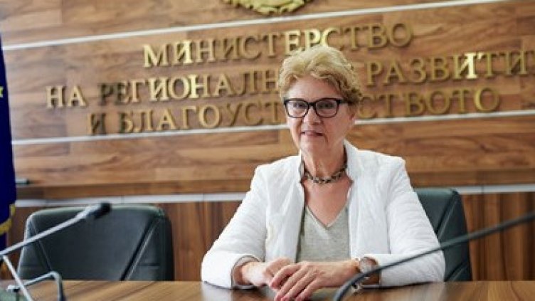 Съветник стани, с пари се зарини! Комитова броила 20 бона, за да знае за пътя