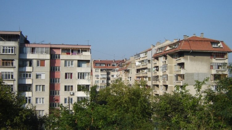 Горя комин на блок в "Победа"