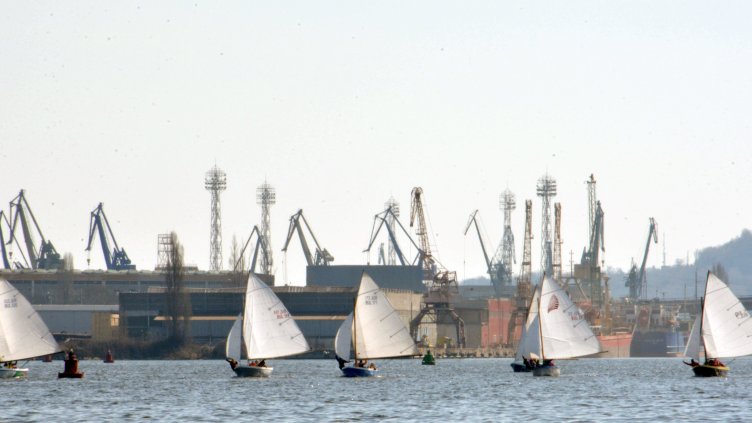 Ветроходният сезон се открива с държавното първенство в клас Ял 6, регата 3 март