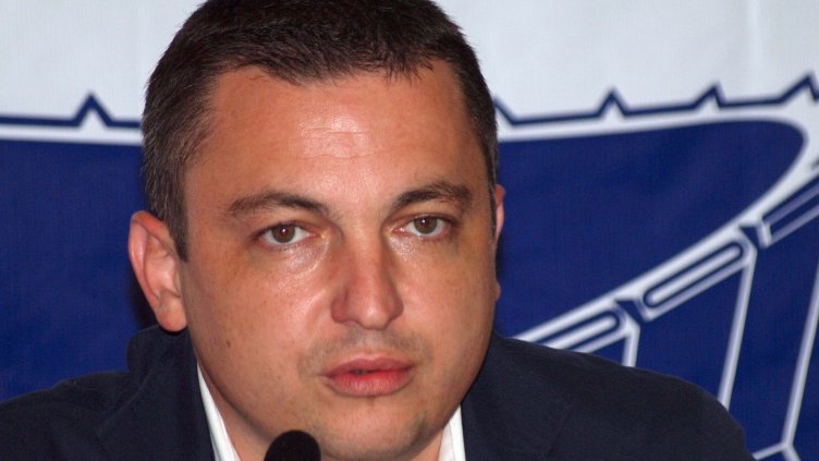 Портних: Стоянки за таксита няма да се закриват