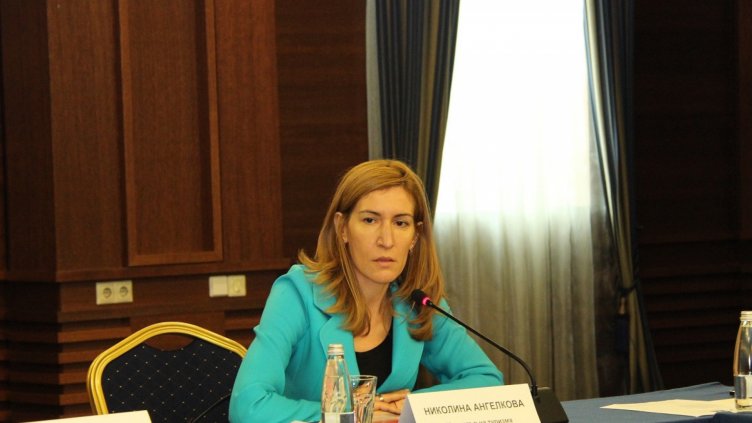 Министър Ангелкова: Групирането на морските плажове ще улесни и потребителите, и бизнеса