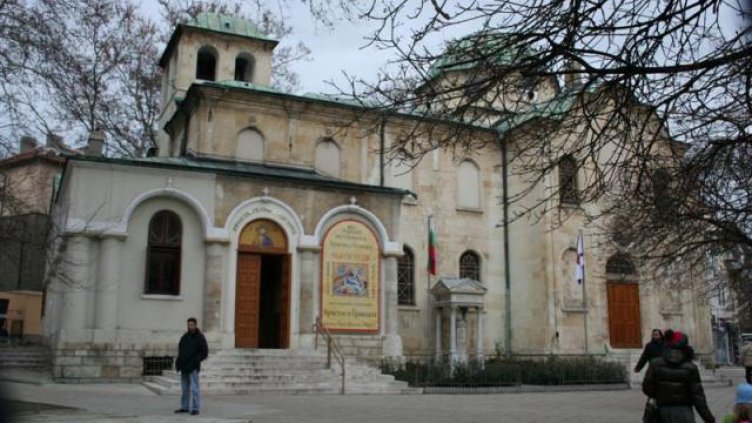Анонимен дарител даде пари за ремонт на варненския храм "Свети Николай" 