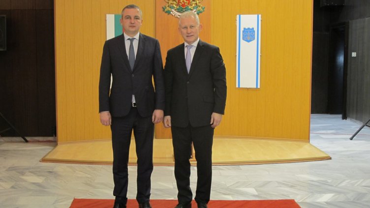 Посланикът на Литва инициира поставяне на паметна плоча на д-р Басанович