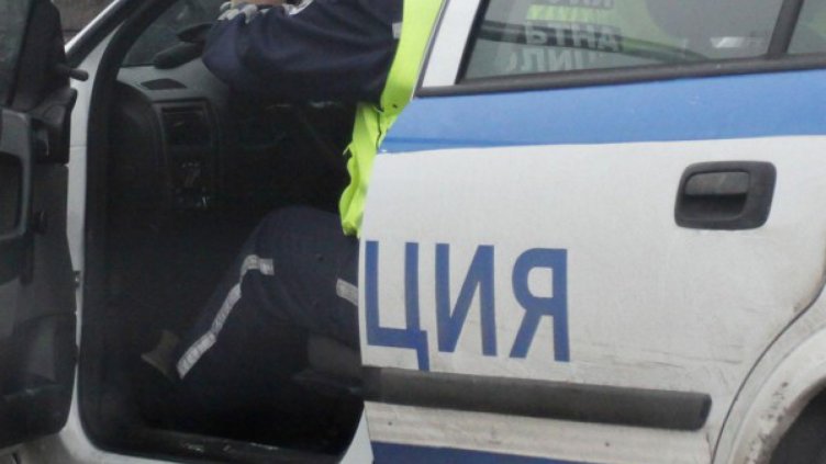 Две коли се сблъскаха челно, шофьорите им загинаха