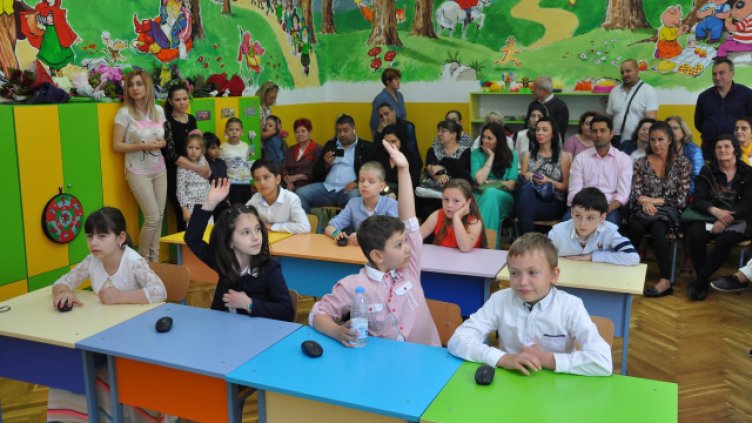 Около 60 000 се очаква да са първокласниците в страната за новата учебна година