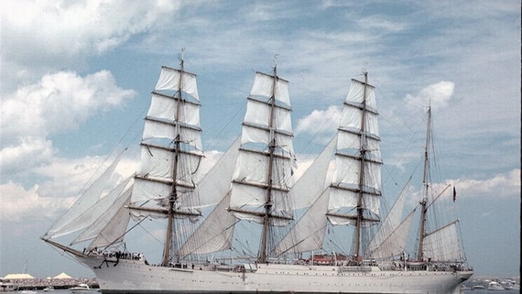 Гигантът &quot;Седов&quot; закъснява на път за Варна