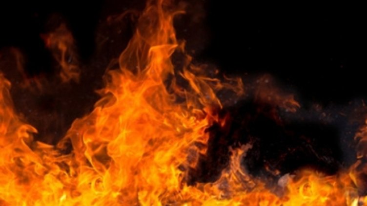  Голям пожар в село Соколово, горят 6 сеновала