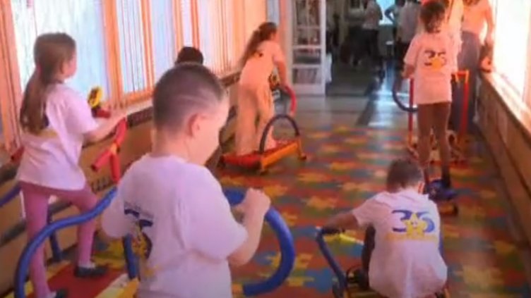 Фитнес мания във варненска градина