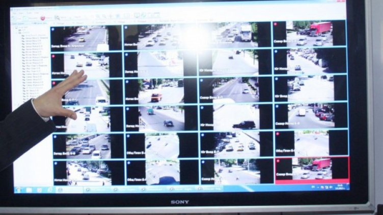 Моторист хвърчи със 180 км/ч. на задна гума