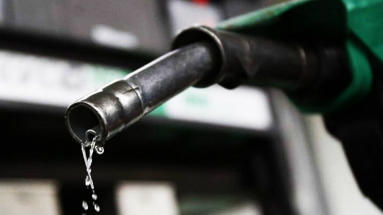 Петролът поевтинява