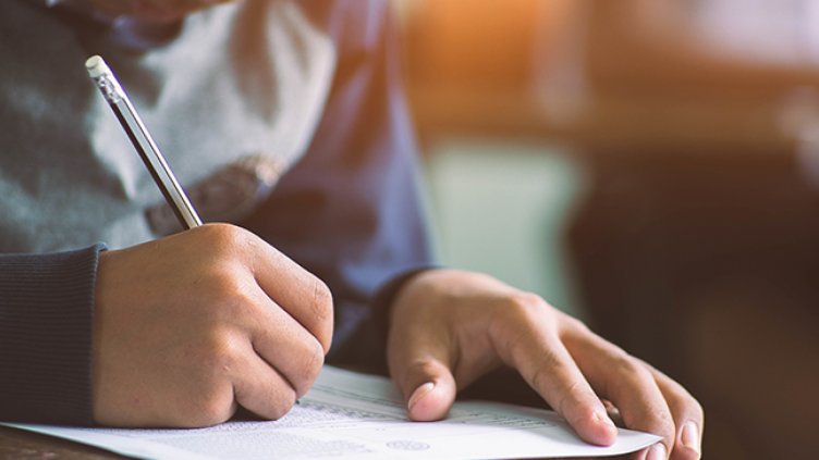 Над 61 хил. седмокласници се явяват на изпит по математика