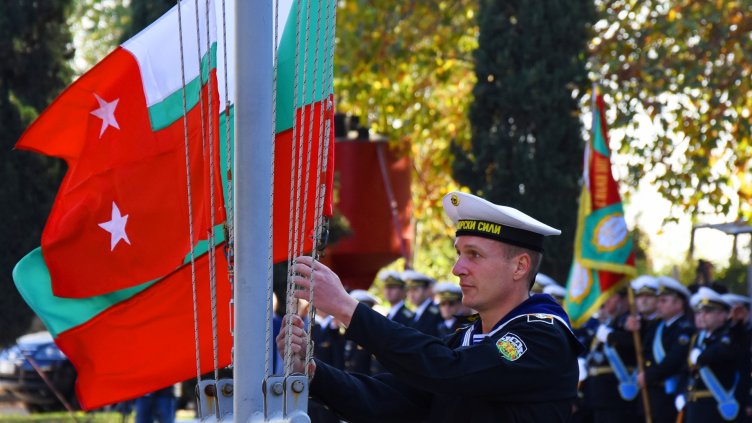  ВМС отбеляза 122 години Военноморска база Варна (СНИМКИ)