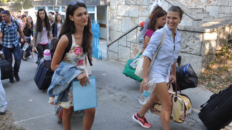 18 от новоприетите курсанти са момичета.