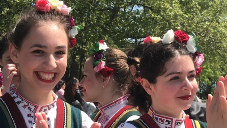 Фестивалът “Цветно ми е!” потапя Варна в магията на фолклора
