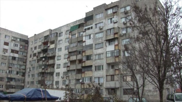 Блок "Възход" ли? Домовете на 150 семейства потъват в земята буквално!