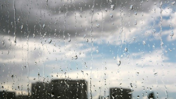 Дъждът няма да спре през целия ден